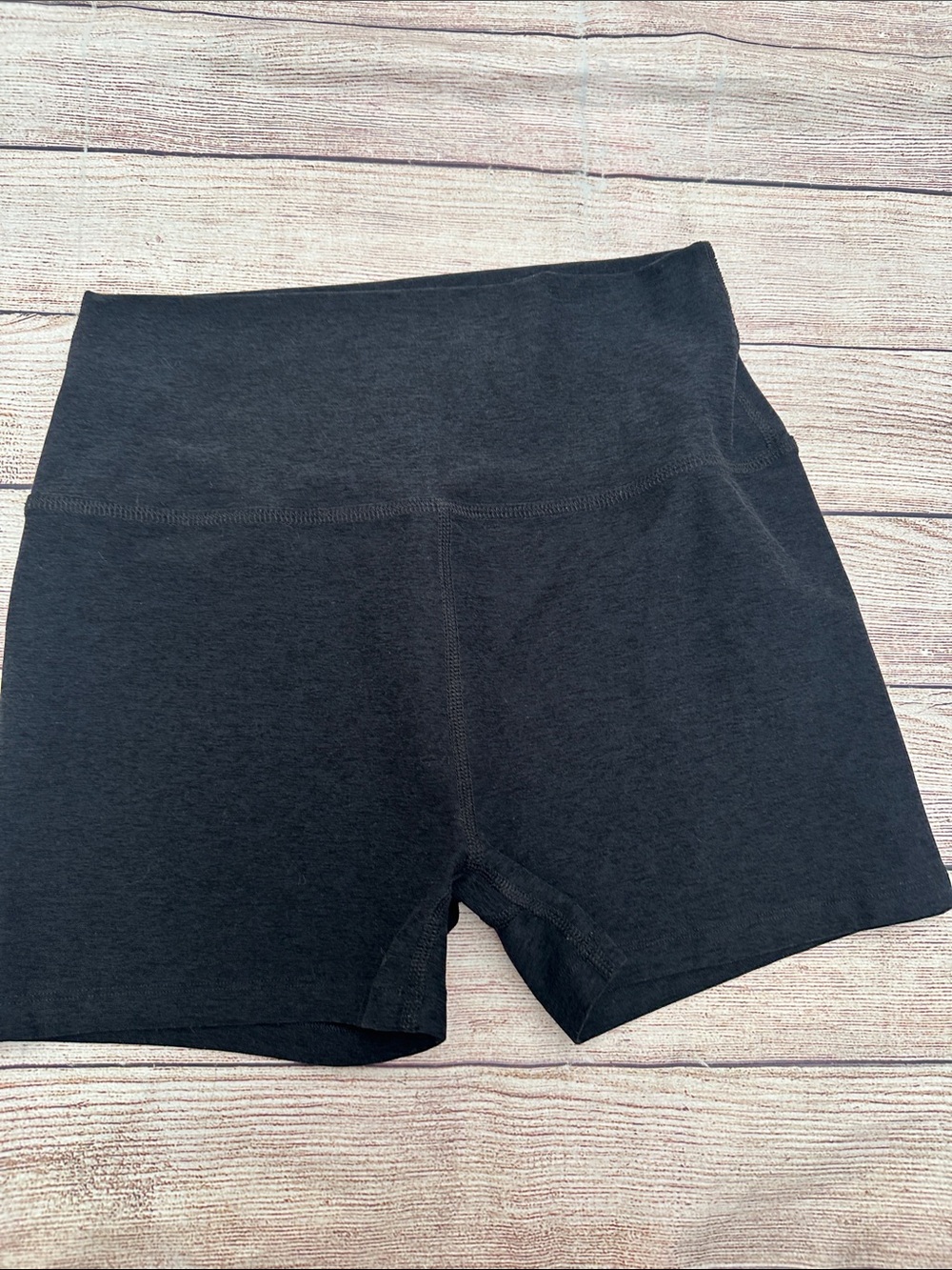 Beyond Yoga Super Soft High-Waist Grey Women’s Active Bike Shorts Size Large